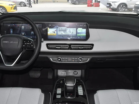 Automobile Vehicles Car Auto Baic Motor Eu5 Plus 2021 R600 Z Premium In Stock New Left Hand Car Low Price Ev Car Suv