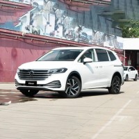VW Viloran Mid-Large MPV Gasoline Vehicle With 2.0T Maximum 220 Horsepower L4 Gas Car With Max Speed 200 KM/H 7 Seats MPV