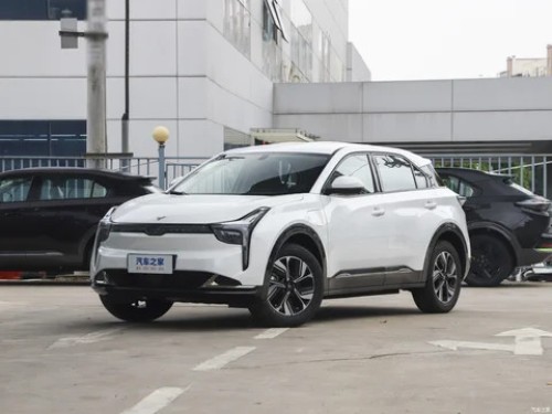Hot booking type 2023 Neta U 400km With sunroof, double electric chair